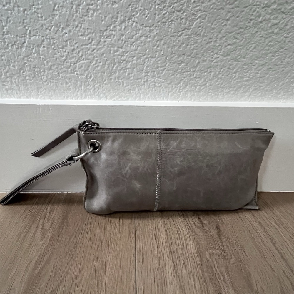Hobo International Wristlet  Tan Leather Purse Zip Close Clutch Wallet